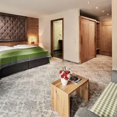 Brugger's Geniesserhotel Lanersbacherhof Отель Тукс