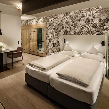 Brugger's Geniesserhotel Lanersbacherhof Отель