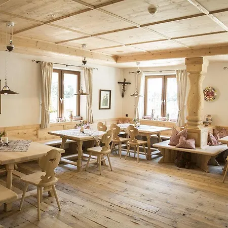 Brugger's Geniesserhotel Lanersbacherhof מלון טוקס